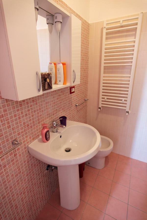 Villa Mary'S House à Civitavecchia Extérieur photo
